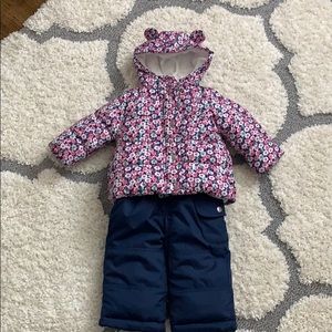 Carter’s snowsuit - baby girl size 12M
